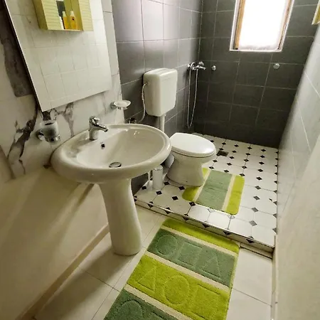 Apartament Gjovani's House