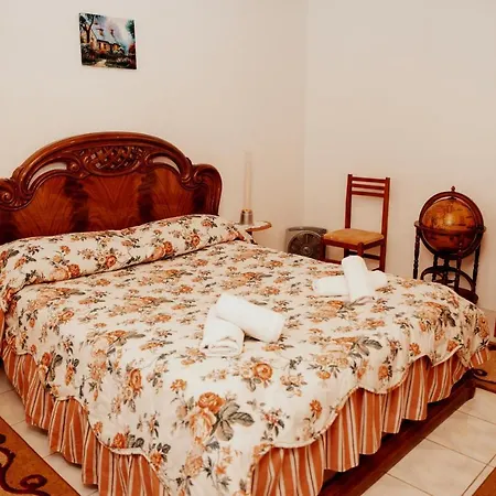 Apartment Gjovani's House *